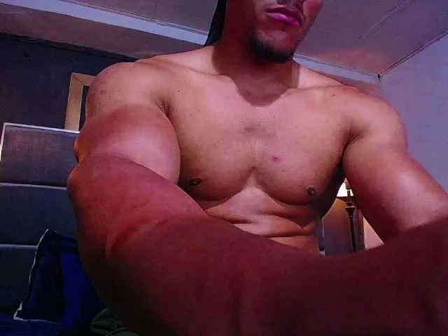 Live sex webcam photo for teddyfit19cm #293944148