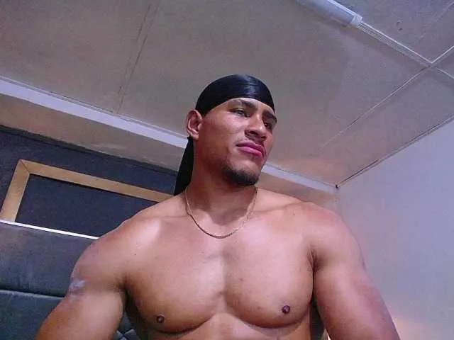 Live sex webcam photo for teddyfit19cm #294036697