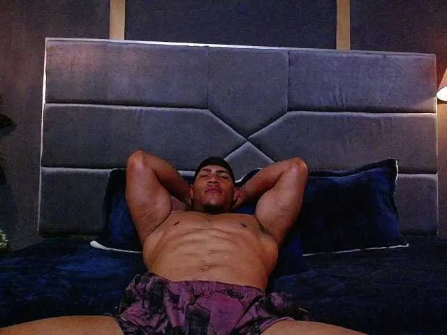 Live sex webcam photo for teddyfit19cm #294047157