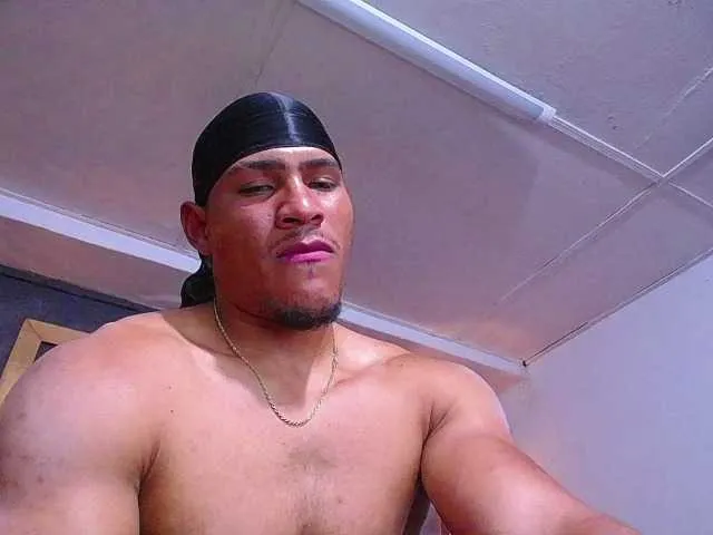 Live sex webcam photo for teddyfit19cm #294075596