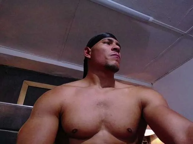 Live sex webcam photo for teddyfit19cm #294142666