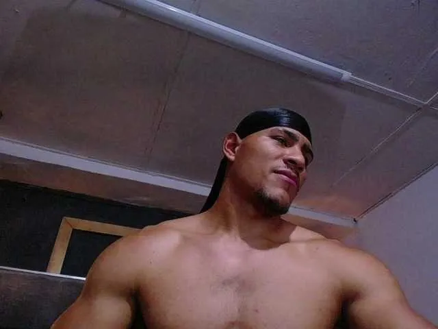 Live sex webcam photo for teddyfit19cm #294147958
