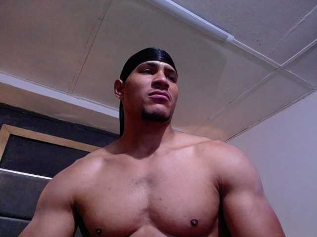 Live sex webcam photo for teddyfit19cm #294192258