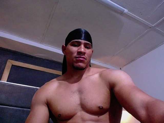 Live sex webcam photo for teddyfit19cm #294213208