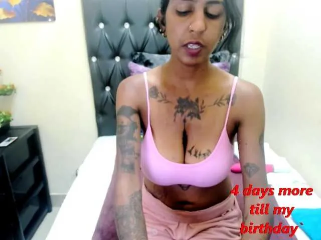 Live sex webcam photo for temptressqeen #291726117