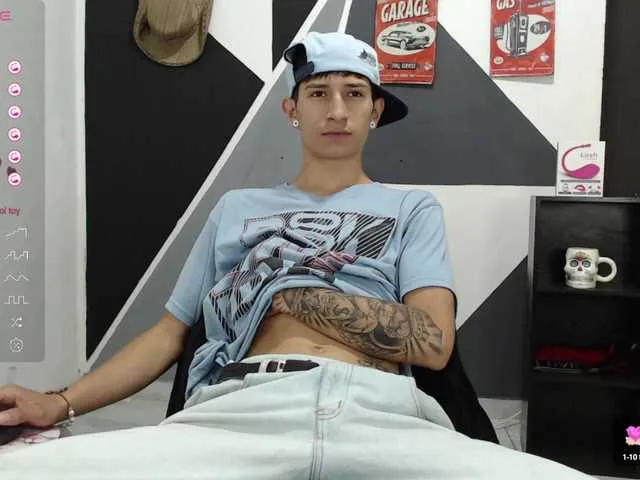 Live sex webcam photo for teylorestid7 #290919786