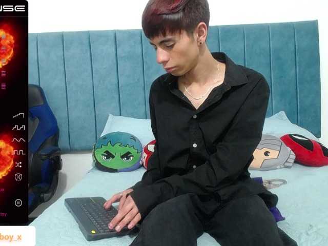 Live sex webcam photo for the-redboy #276038999