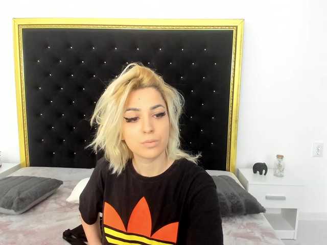 Live sex webcam photo for Theajoy #275513917