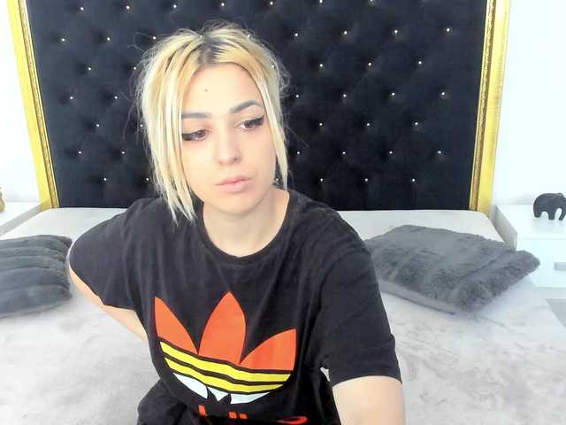 Live sex webcam photo for Theajoy #275618935