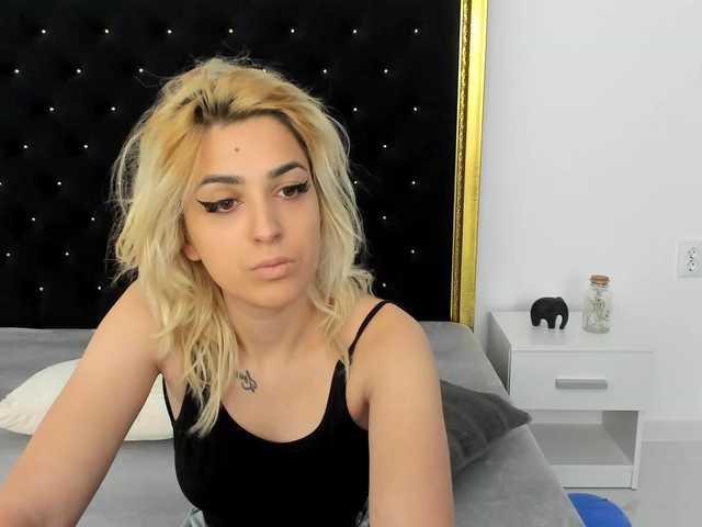 Live sex webcam photo for Theajoy #275624215