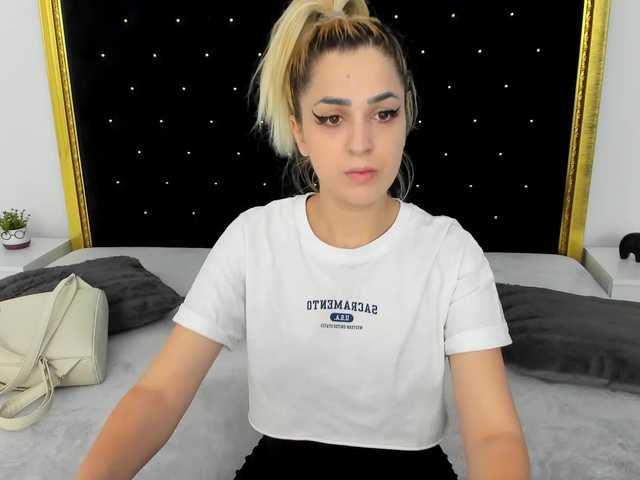 Live sex webcam photo for Theajoy #275688959