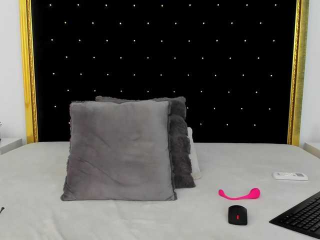 Live sex webcam photo for Theajoy #276211591