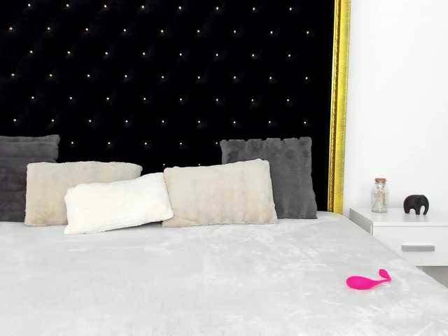 Live sex webcam photo for Theajoy #276340343