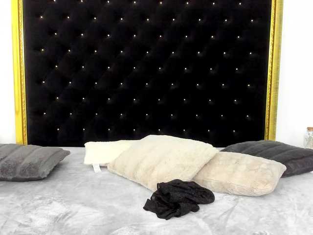 Live sex webcam photo for Theajoy #276389959