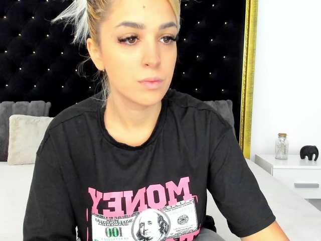 Live sex webcam photo for Theajoy #276430826