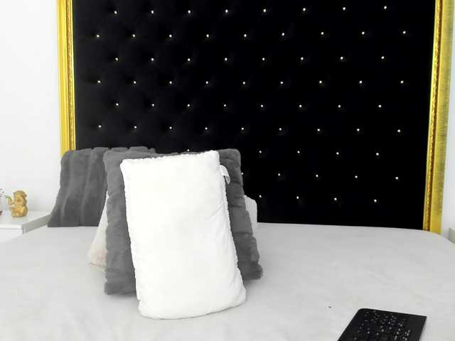 Live sex webcam photo for Theajoy #276432529