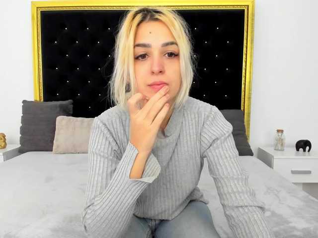 Live sex webcam photo for Theajoy #276513032