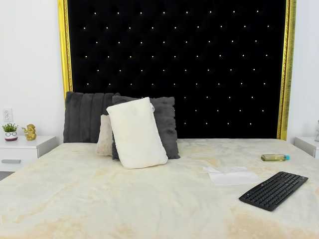 Live sex webcam photo for Theajoy #276696132