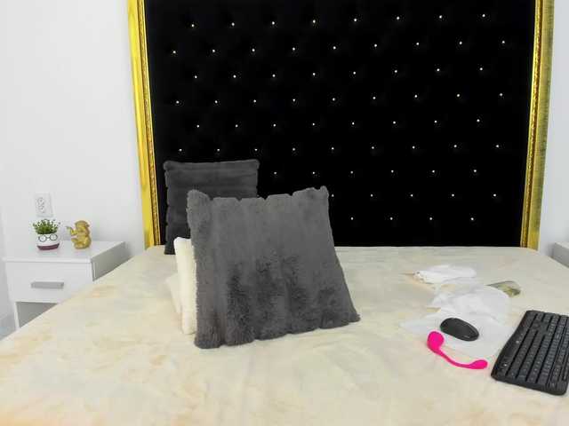 Live sex webcam photo for Theajoy #276732202