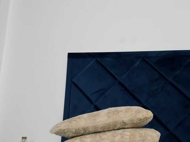 Live sex webcam photo for Theajoy #277077396