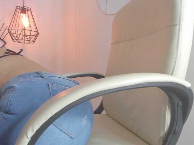 Live sex webcam photo for thebigpam #273763712