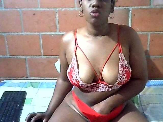 Live sex webcam photo for theblackbody1 #272463181