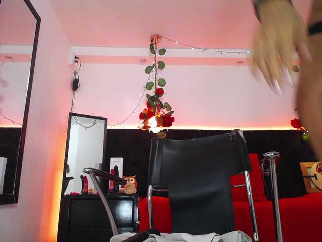 Live sex webcam photo for thelaurakiss #272558653