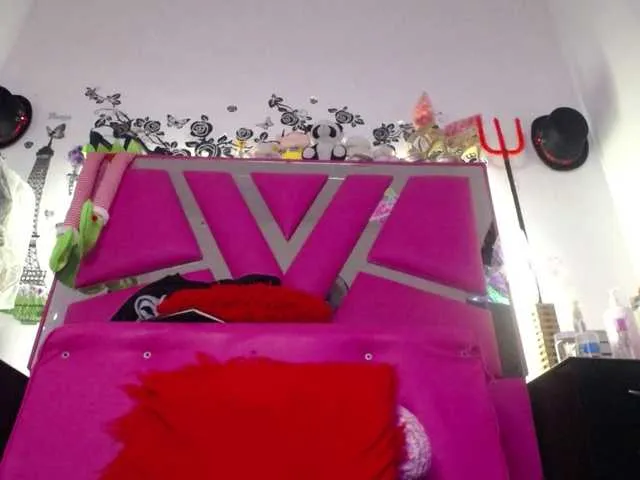 Live sex webcam photo for thelesbianhot #275910488