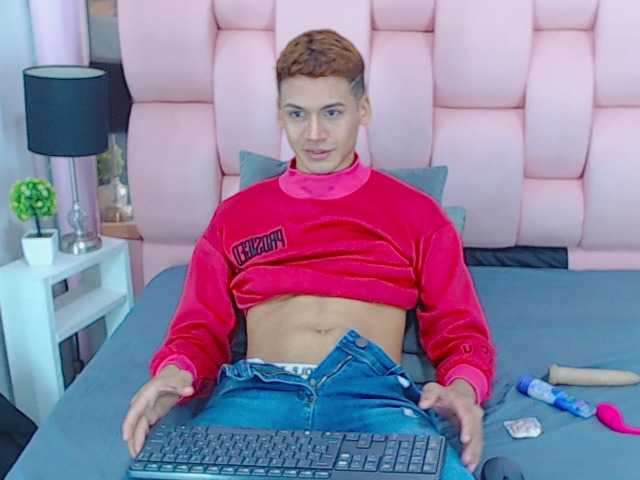 Live sex webcam photo for theothink #278107860