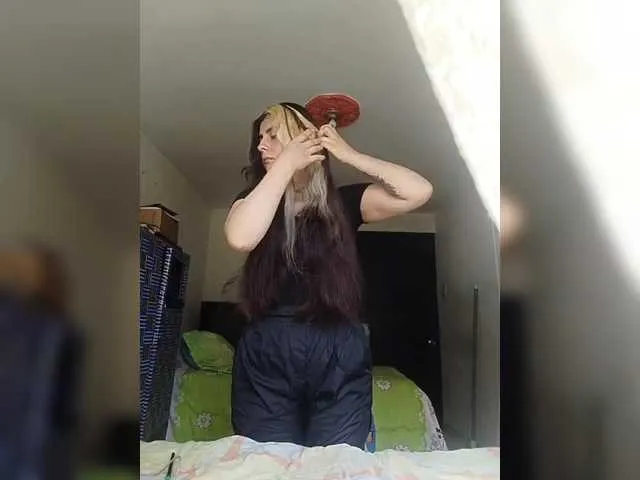 Live sex webcam photo for theplayful #292377642