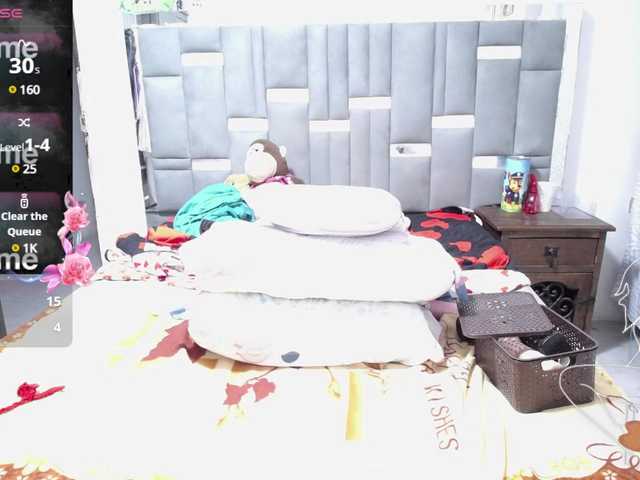 Live sex webcam photo for thickebonymilf #291095679