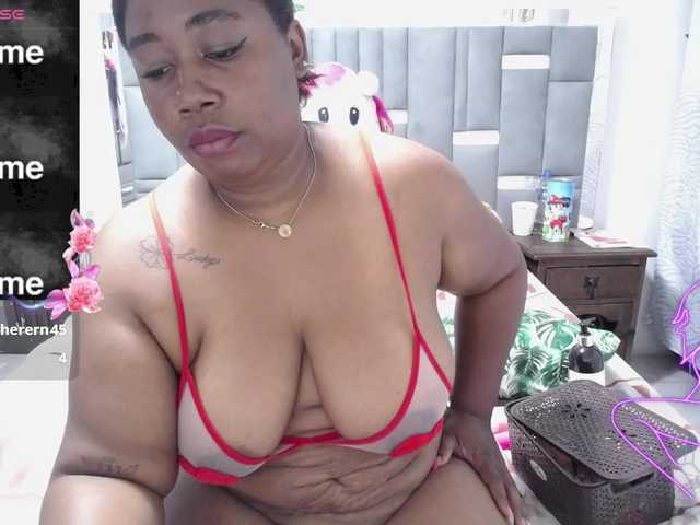 Live sex webcam photo for thickebonymilf #291306806