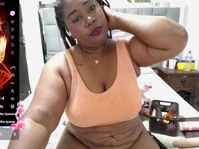 Live sex webcam photo for thickebonymilf #291719267