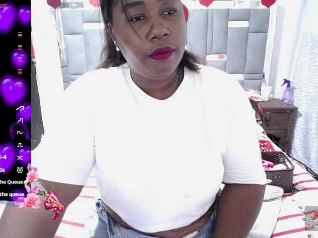 Live sex webcam photo for thickebonymilf #291875302