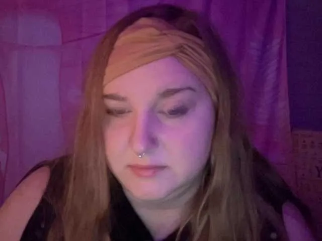 Live sex webcam photo for thickgingergoddess #290616282