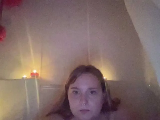 Live sex webcam photo for thickgingergoddess #290673360