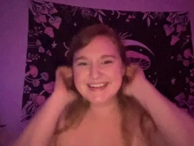 Live sex webcam photo for thickgingergoddess #290963927