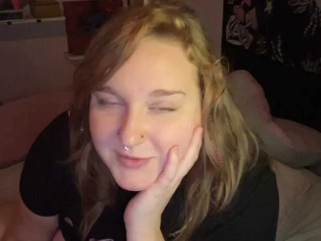Live sex webcam photo for thickgingergoddess #291600823