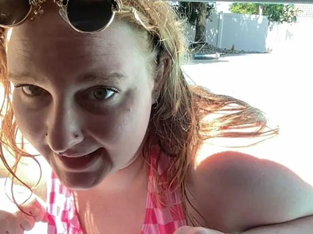 Live sex webcam photo for thickgingergoddess #291657674