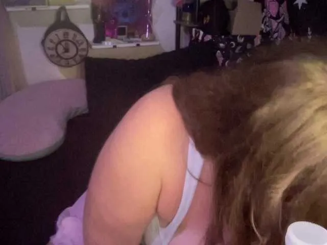 Live sex webcam photo for thickgingergoddess #291755736