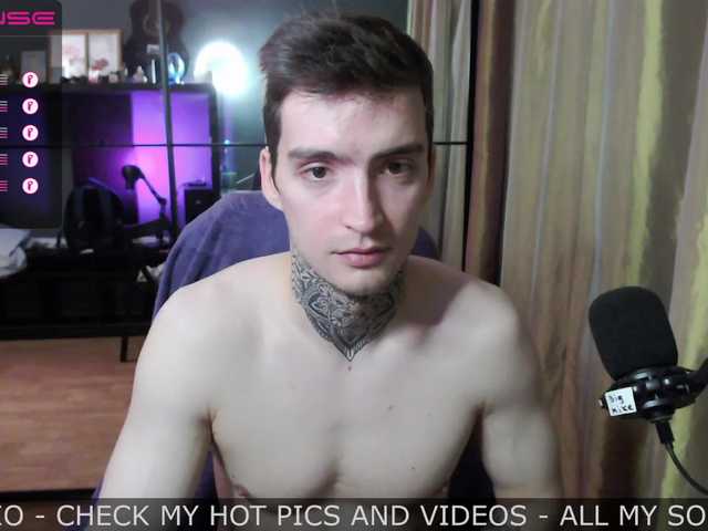 Live sex webcam photo for this-is-andy #274452146