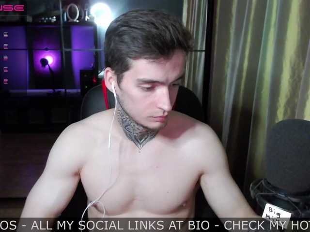 Live sex webcam photo for this-is-andy #274534822