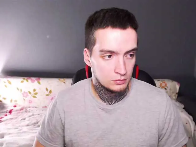 Live sex webcam photo for this-is-andy #275934827