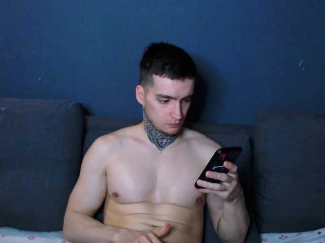 Live sex webcam photo for this-is-andy #277610237