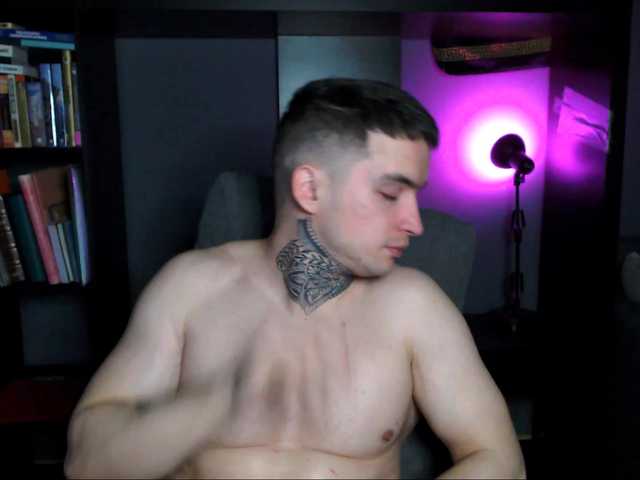 Live sex webcam photo for this-is-andy #290318627