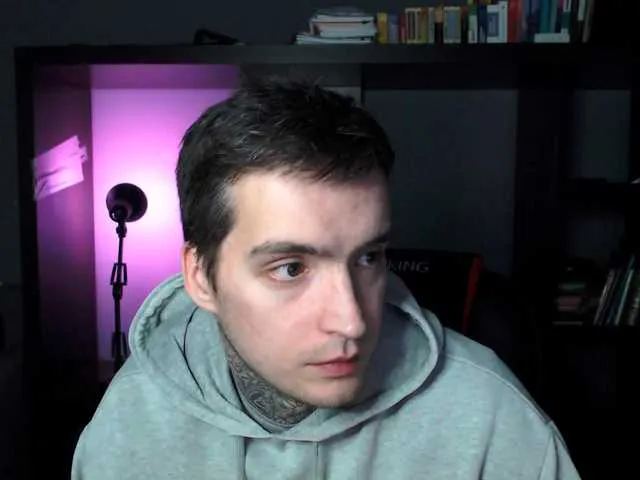 Live sex webcam photo for this-is-andy #290625374