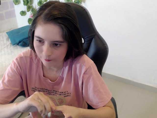 Live sex webcam photo for tiffany-69 #290821834