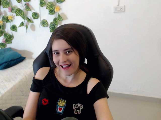 Live sex webcam photo for tiffany-69 #290855363