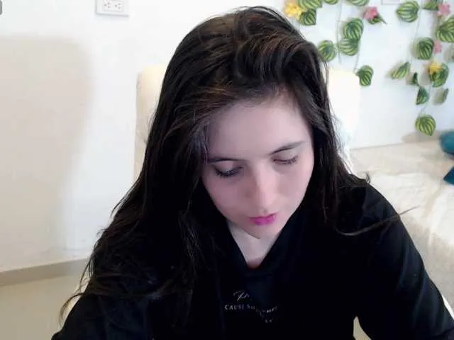 Live sex webcam photo for tiffany-69 #292330241