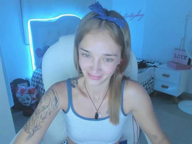 Live sex webcam photo for tiffanycute12 #271949649